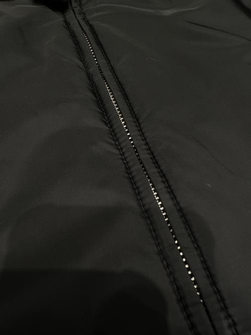PRADA（プラダ）PRADA (プラダ) 三角プレートリバーシブル中綿ジャケット ブラック×グレー サイズ:50の古着・服飾アイテム