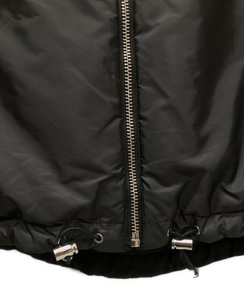 PRADA（プラダ）PRADA (プラダ) 三角プレートリバーシブル中綿ジャケット ブラック×グレー サイズ:50の古着・服飾アイテム