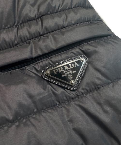 PRADA（プラダ）PRADA (プラダ) ロゴプレートダウンジャケット ブラック サイズ:48の古着・服飾アイテム