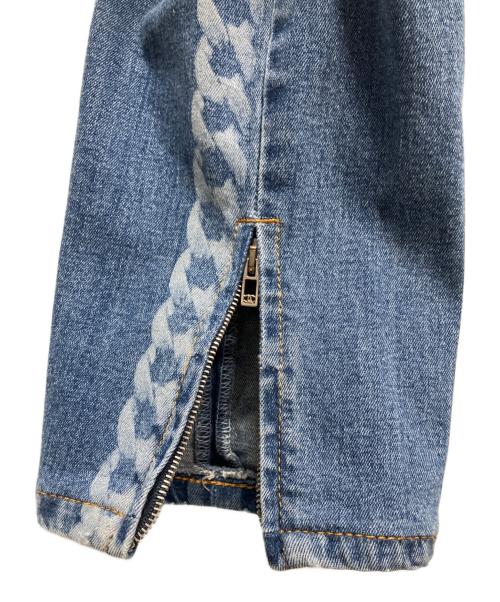 CHANEL（シャネル）CHANEL (シャネル) P60 ココボタン サイドチェーンプリント デニムパンツ ブルー サイズ:40の古着・服飾アイテム