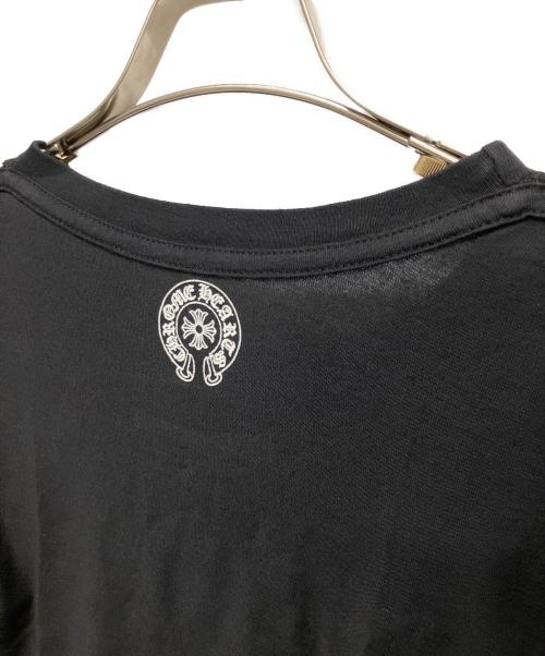 CHROME HEARTS（クロムハーツ）CHROME HEARTS (クロムハーツ) Horseshoe Scroll Label Print T-Shirt/ホースシュー スクロールラベル プリント Tシャツ ブラック サイズ:Sの古着・服飾アイテム