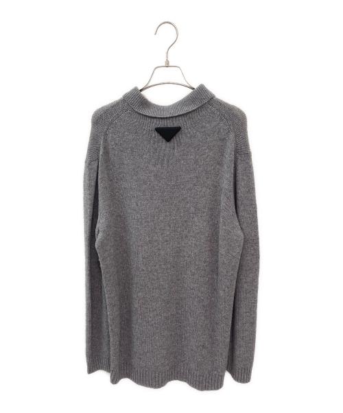 PRADA（プラダ）PRADA (プラダ) トライアングルロゴニットポロシャツ グレー サイズ:Lの古着・服飾アイテム