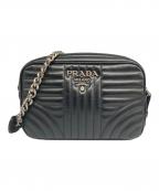 PRADAプラダ）の古着「ダイアグラムチェーンショルダーバッグ」｜ブラック