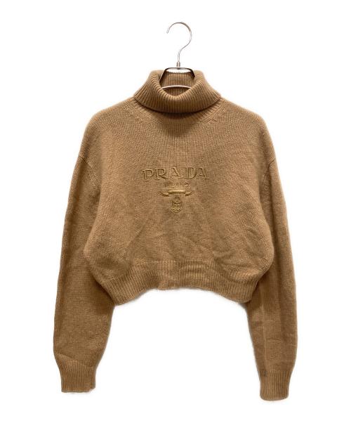 PRADA（プラダ）PRADA (プラダ) 23AW ロゴエンブㇿダイリ― ハイネックニット プルオーバー ブラウン サイズ:38の古着・服飾アイテム