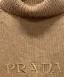 中古・古着 PRADA (プラダ) 23AW ロゴエンブㇿダイリ― ハイネックニット プルオーバー ブラウン サイズ:38：90000円
