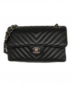 CHANELシャネル）の古着「WフラップVステッチチェーンショルダーバッグ」｜ブラック