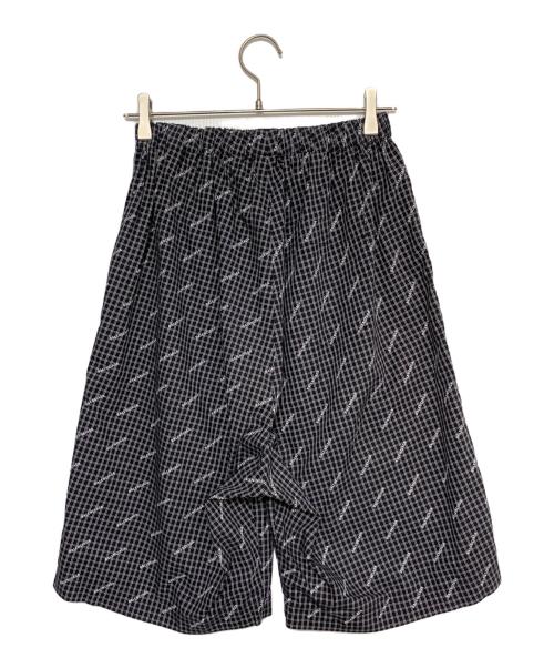 BALENCIAGA（バレンシアガ）BALENCIAGA (バレンシアガ) オールオーバーロゴイージーショーツ ブラック サイズ:46の古着・服飾アイテム
