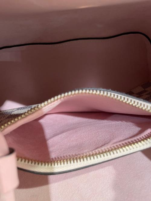 LOUIS VUITTON（ルイ ヴィトン）LOUIS VUITTON (ルイ ヴィトン) ネオノエ N40152 ローズバレリーヌ アイボリー×ピンクの古着・服飾アイテム