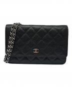 CHANELシャネル）の古着「ショルダーチェーンウォレット」｜ブラック