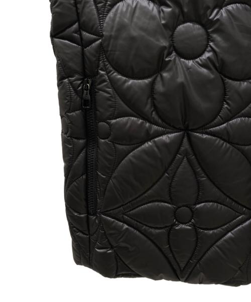 LOUIS VUITTON（ルイ ヴィトン）LOUIS VUITTON (ルイ ヴィトン) フラワーキルティングダウンベスト ブラック サイズ:52の古着・服飾アイテム
