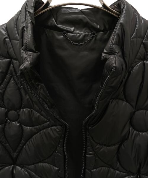 LOUIS VUITTON（ルイ ヴィトン）LOUIS VUITTON (ルイ ヴィトン) フラワーキルティングダウンベスト ブラック サイズ:52の古着・服飾アイテム