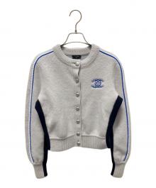 CHANEL（シャネル）の古着「P70 ココボタン ウール カシミヤ カーディガン」｜ライトグレー×ブルー