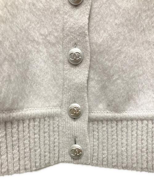 CHANEL（シャネル）CHANEL (シャネル) P70 ココボタン ウール カシミヤ カーディガン ライトグレー×ブルー サイズ:34の古着・服飾アイテム