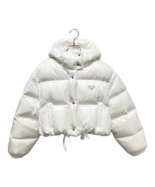 PRADA（プラダ）の古着「Re‑Nylon Convertible Cropped Down Jacket/ロゴプレートショートダウンジャケット　291973 S212 137」｜ホワイト