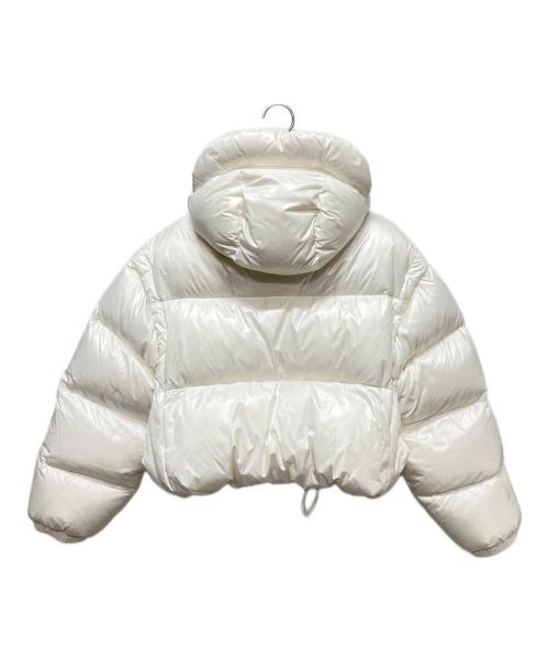 PRADA（プラダ）PRADA (プラダ) Re‑Nylon Convertible Cropped Down Jacket/ロゴプレートショートダウンジャケット　291973 S212 137 ホワイト サイズ:36の古着・服飾アイテム