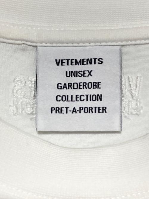 VETEMENTS（ヴェトモン）VETEMENTS (ヴェトモン) プリントTシャツ ホワイト サイズ:XSの古着・服飾アイテム