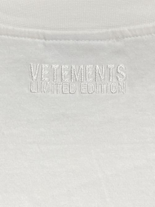 VETEMENTS（ヴェトモン）VETEMENTS (ヴェトモン) プリントTシャツ ホワイト サイズ:XSの古着・服飾アイテム