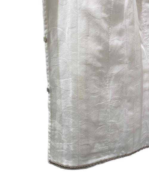 CHANEL（シャネル）CHANEL (シャネル) P72 ライオンボタン／ライオンモチーフボタンノーカラーツイードジャケット ホワイト サイズ:34の古着・服飾アイテム