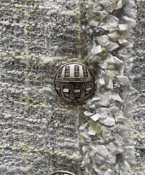 CHANEL（シャネル）CHANEL (シャネル) ココボタンツイードジャケット グレー サイズ:36の古着・服飾アイテム