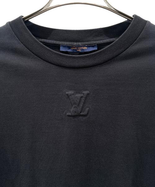 LOUIS VUITTON（ルイ ヴィトン）LOUIS VUITTON (ルイ ヴィトン) 21AW LVエンボス ロゴTシャツ ブラック サイズ:Lの古着・服飾アイテム