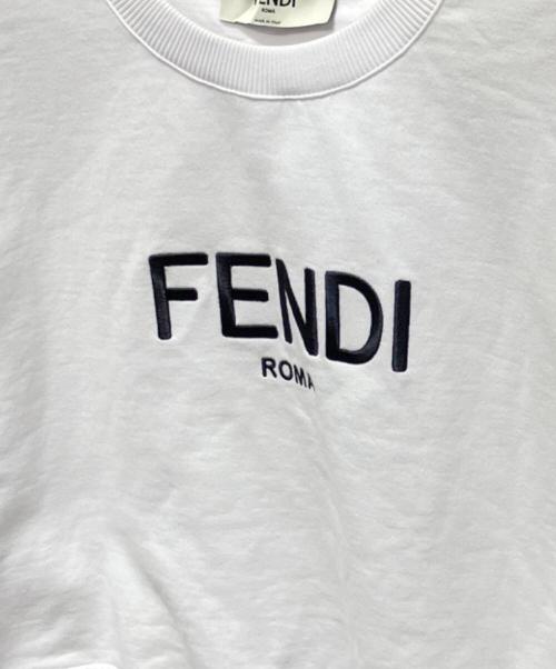 FENDI（フェンディ）FENDI (フェンディ) ロゴ エンブロダイリー クロップド スウェット プルオーバー ホワイト サイズ:Sの古着・服飾アイテム
