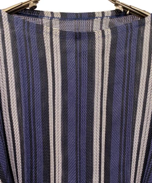 me ISSEY MIYAKE（ミーイッセイ ミヤケ）me ISSEY MIYAKE (ミーイッセイ ミヤケ) ストライプカットソー ネイビー サイズ:-の古着・服飾アイテム
