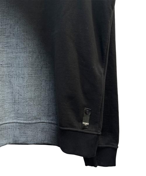 FENDI（フェンディ）FENDI (フェンディ) エンボスロゴスウェット ブラック×ブルー サイズ:Lの古着・服飾アイテム