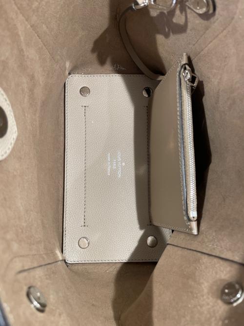 LOUIS VUITTON（ルイ ヴィトン）LOUIS VUITTON (ルイ ヴィトン) ヒナPM/トートバッグ/M54351 ベージュの古着・服飾アイテム