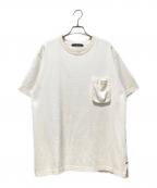 LOUIS VUITTONルイ ヴィトン）の古着「モノグラム総柄ポケットTシャツ」｜アイボリー