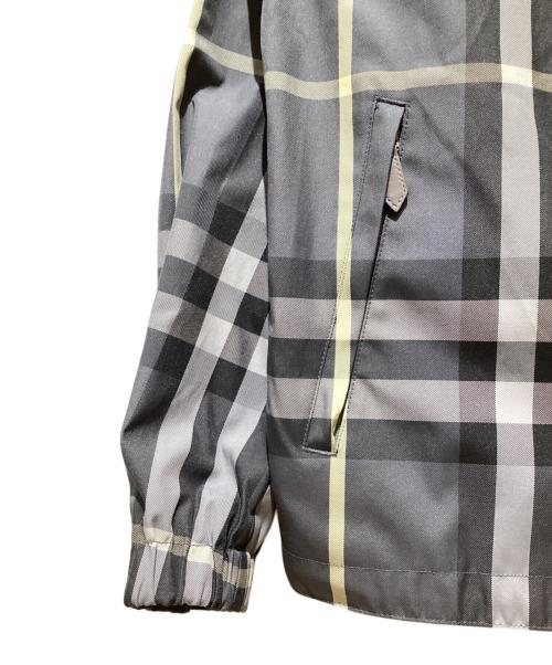 BURBERRY（バーバリー）BURBERRY (バーバリー) リバーシブルチェックパーカー グレー サイズ:Mの古着・服飾アイテム