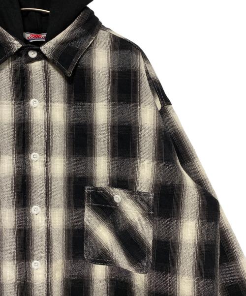 SAINT MICHAEL（セントマイケル）SAINT MICHAEL (セントマイケル) オンブレチェックシャツパーカー アイボリー×ブラック サイズ:Mの古着・服飾アイテム