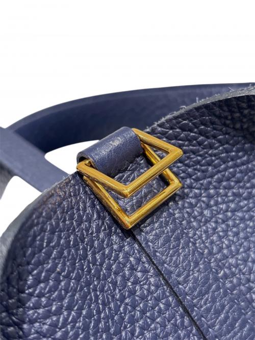 HERMES（エルメス）HERMES (エルメス) ピコタンロック PM/ゴールド金具/トリヨンクレマンス/ブルーアンクル/C刻印 ブルーアンクル サイズ:PMの古着・服飾アイテム