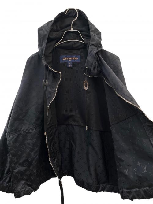 LOUIS VUITTON（ルイ ヴィトン）LOUIS VUITTON (ルイ ヴィトン) シャイニーモノグラムショートパーカー ブラック サイズ:34の古着・服飾アイテム
