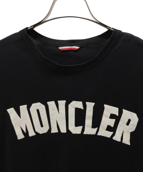 MONCLER GENIUS（モンクレール ジーニアス）MONCLER GENIUS (モンクレール ジーニアス) フロッキーロゴTシャツ ブラック サイズ:Ｍの古着・服飾アイテム
