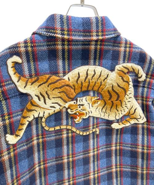 GUCCI（グッチ）GUCCI (グッチ) タイガーワッペンチェックブルゾン648799 Z8AMG  ネイビー サイズ:50の古着・服飾アイテム