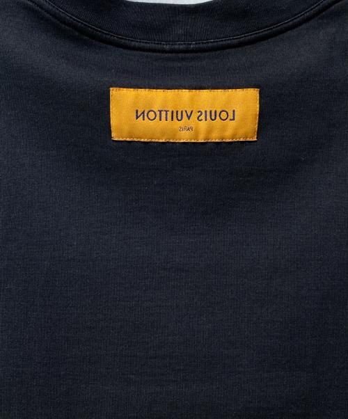 LOUIS VUITTON（ルイ ヴィトン）LOUIS VUITTON (ルイ ヴィトン) エンボスLVロゴTシャツ ブラック サイズ:Mの古着・服飾アイテム