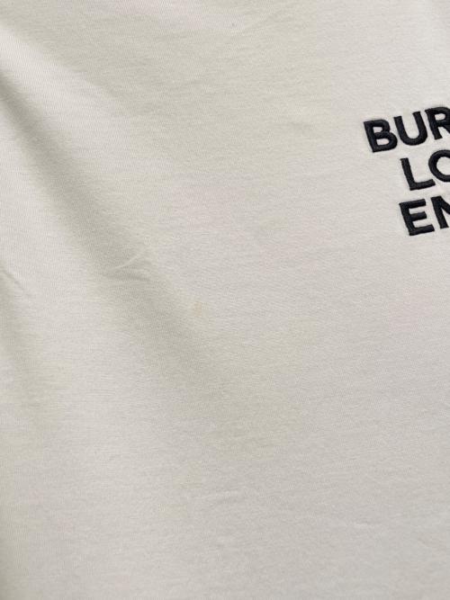 BURBERRY（バーバリー）BURBERRY (バーバリー) ロゴ エンブロイダリー Tシャツ ホワイト サイズ:XSの古着・服飾アイテム