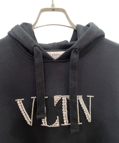 VALENTINO（ヴァレンティノ）VALENTINO (ヴァレンティノ) VLTNラインストーン プルオーバーパーカー ブラック サイズ:Sの古着・服飾アイテム