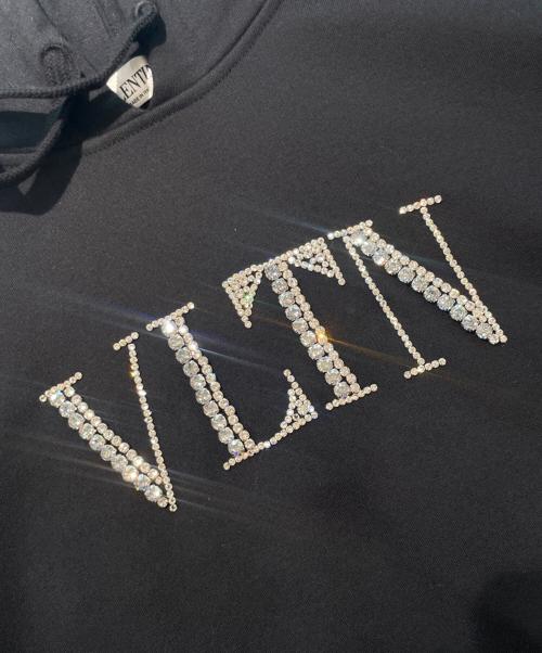 VALENTINO（ヴァレンティノ）VALENTINO (ヴァレンティノ) VLTNラインストーン プルオーバーパーカー ブラック サイズ:Sの古着・服飾アイテム