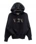 VALENTINO（ヴァレンティノ）の古着「VLTNラインストーン プルオーバーパーカー」｜ブラック