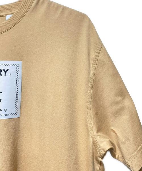 BURBERRY（バーバリー）BURBERRY (バーバリー) ホースロゴパッチTシャツ ベージュ サイズ:Sの古着・服飾アイテム