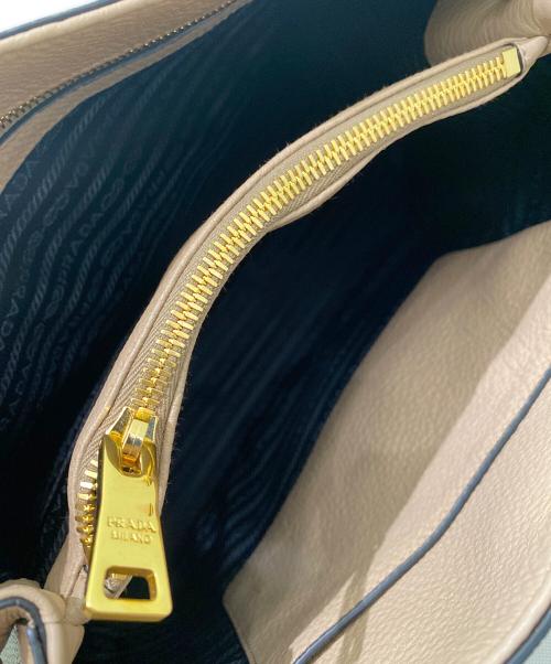 PRADA（プラダ）PRADA (プラダ) ヴィッテロトートバッグ ベージュの古着・服飾アイテム