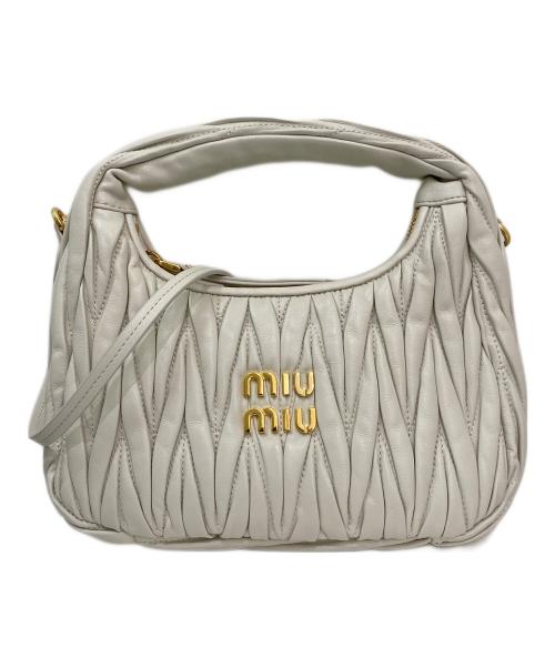 MIU MIU（ミュウミュウ）MIU MIU (ミュウミュウ) ワンダーマテラッセ レザー ホーボーバッグ ホワイトの古着・服飾アイテム