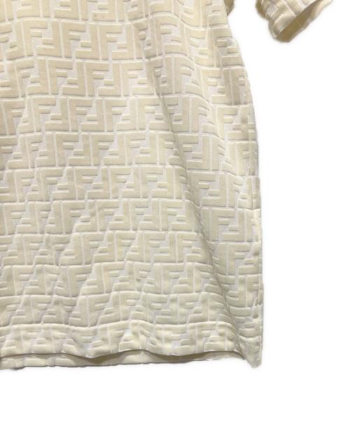 FENDI（フェンディ）FENDI (フェンディ) ズッカ柄Tシャツ/FFロゴTシャツ アイボリー サイズ:Sの古着・服飾アイテム