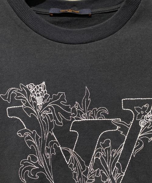 LOUIS VUITTON（ルイ ヴィトン）LOUIS VUITTON (ルイ ヴィトン) LVフラワーステッチTシャツ ネイビー サイズ:Sの古着・服飾アイテム