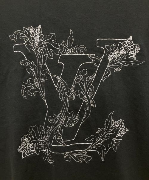 LOUIS VUITTON（ルイ ヴィトン）LOUIS VUITTON (ルイ ヴィトン) LVフラワーステッチTシャツ ネイビー サイズ: XSの古着・服飾アイテム