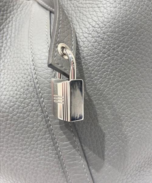HERMES（エルメス）HERMES (エルメス) ピコタンロック MM/シルバー金具/グリエタン/トリヨンクレマンス/U刻印/2022年 グリエタン サイズ:MMの古着・服飾アイテム