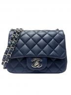 CHANELシャネル）の古着「ミニマトラッセチェーンショルダーバッグ」｜ネイビーシルバー金具
