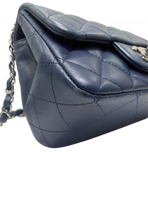 CHANEL（シャネル）CHANEL (シャネル) ミニマトラッセチェーンショルダーバッグ ネイビーシルバー金具の古着・服飾アイテム