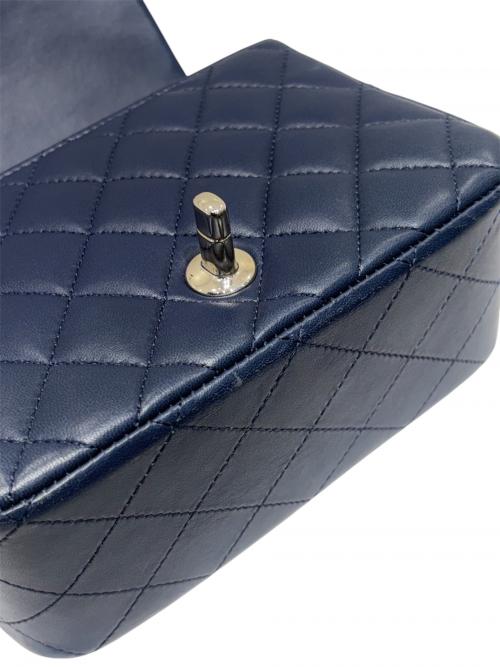 CHANEL（シャネル）CHANEL (シャネル) ミニマトラッセチェーンショルダーバッグ ネイビーシルバー金具の古着・服飾アイテム